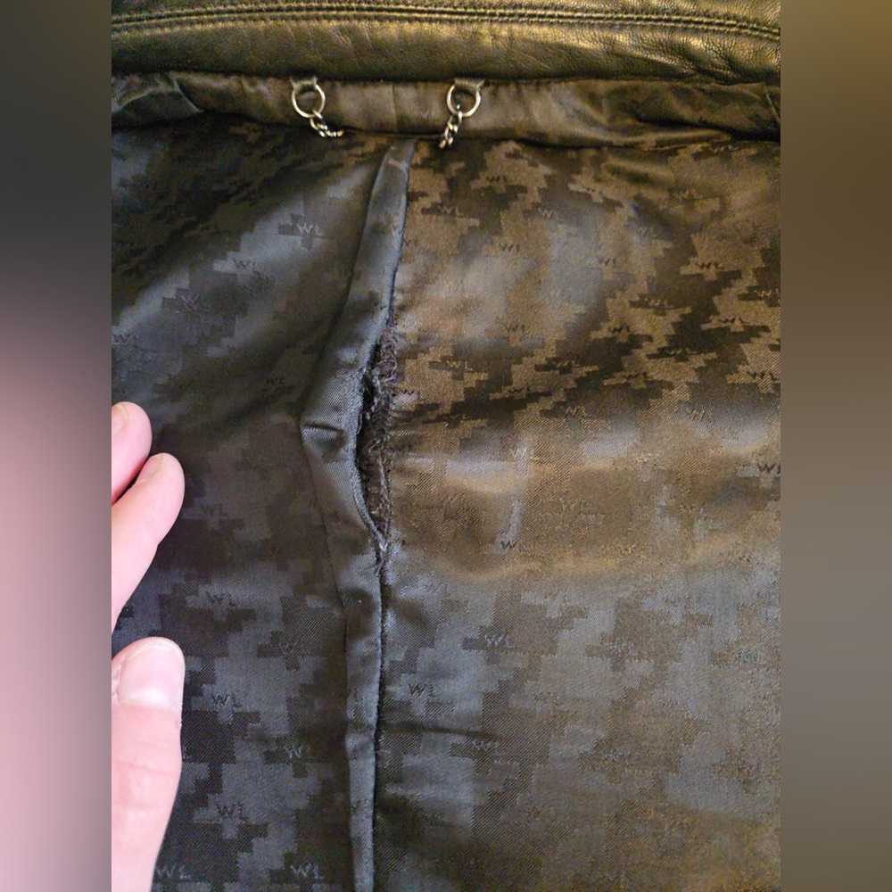 Leather jacket - Picture 4 of 8